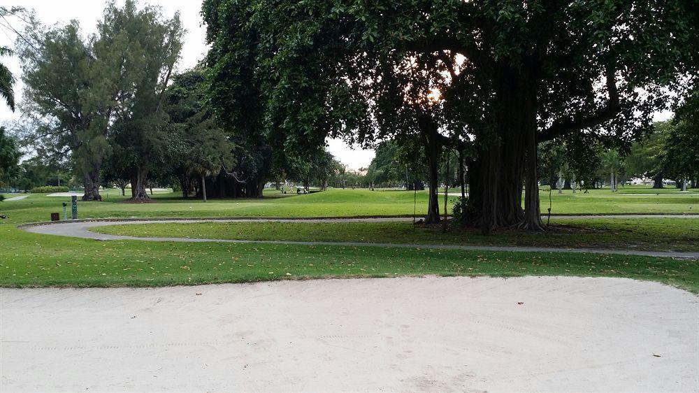 Hollywood Beach Golf Resort מראה חיצוני תמונה